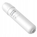 صورة مُقربة ومعزولة تُظهر فلتر إعادة تمعدن المياه (Remineralization Filter) من فيليبس، طراز AUT605، باللون الأبيض. يظهر على الملصق المطبوع على الفلتر وظيفته التي تنص على "Return RO purified water with minerals, balance water pH" (إعادة المياه النقية بالتناضح العكسي مع المعادن، وموازنة درجة حموضة المياه). كما تظهر ملاحظات حول عمر الفلتر (12 شهرًا) ودرجة حرارة وضغط الماء المناسبين.